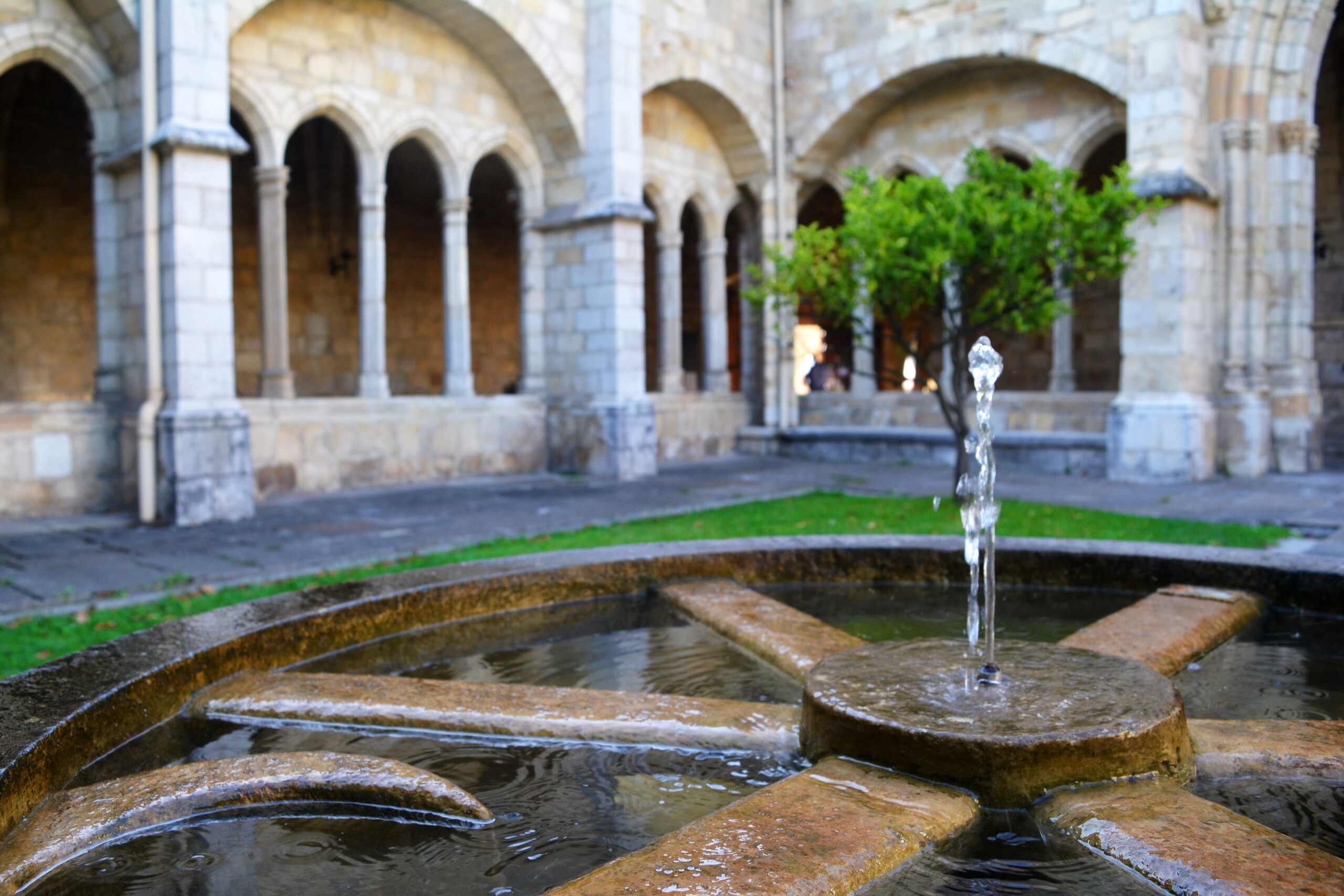 The inner courtyard of Santander cathedral